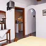 Artemis 4* Στάφυλος