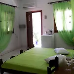 Ξενοδοχείο με διαμερίσματα Artemis 4*