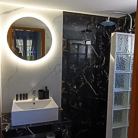 Artemis 4* סטפילוס