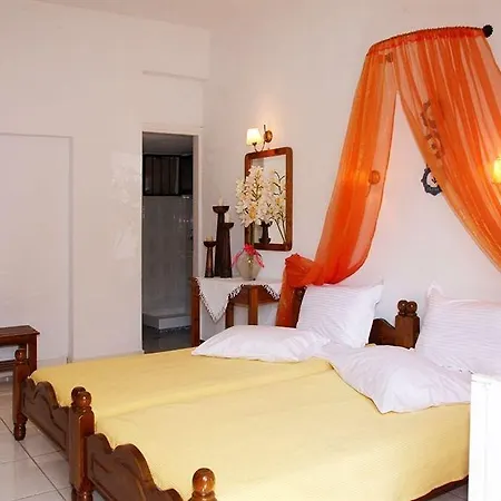 Artemis מלון דירות 4*